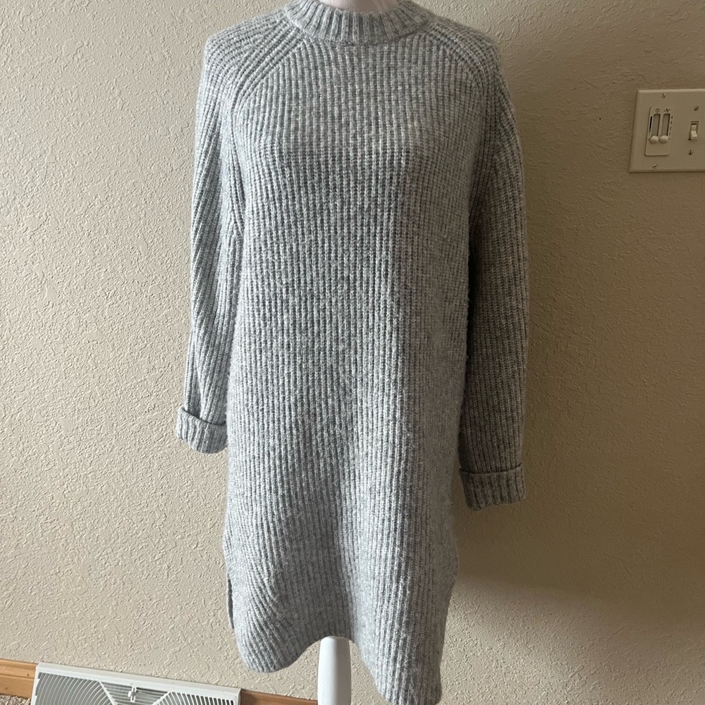 H&M Light Gray Knit Sweater
